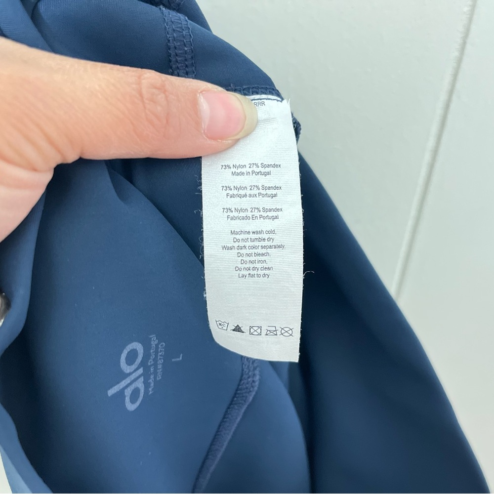 ALO YOGA Navy Ripped Warrior High Waisted Leggings Size L - Picture 7 of 7